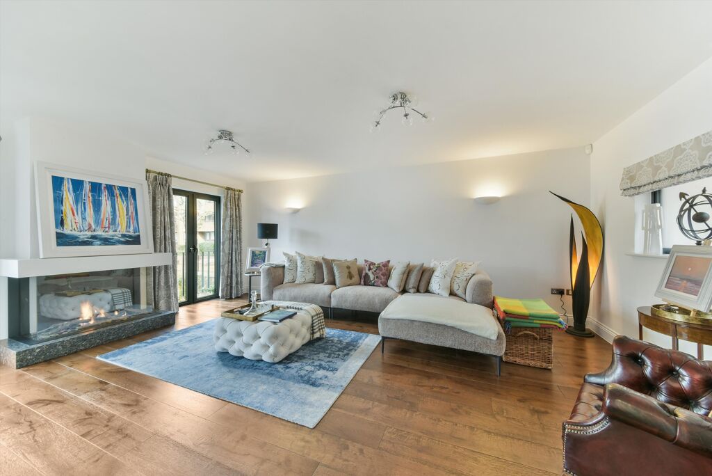 Image of Mews Street, London, E1W