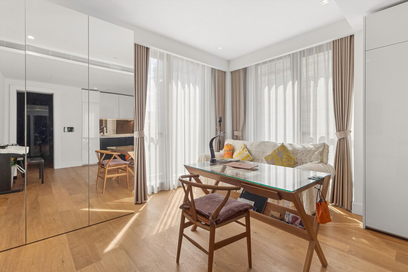 Image of Belvedere Road, London SE1.
