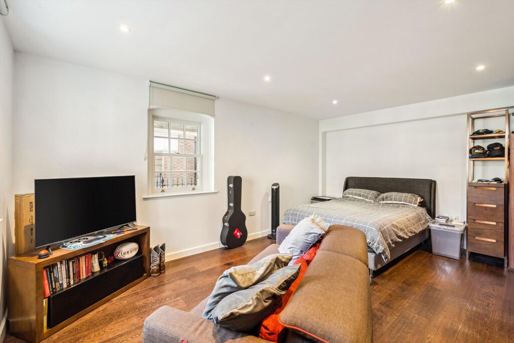 Image of King Charles Terrace, Sovereign Court, Wapping, E1W