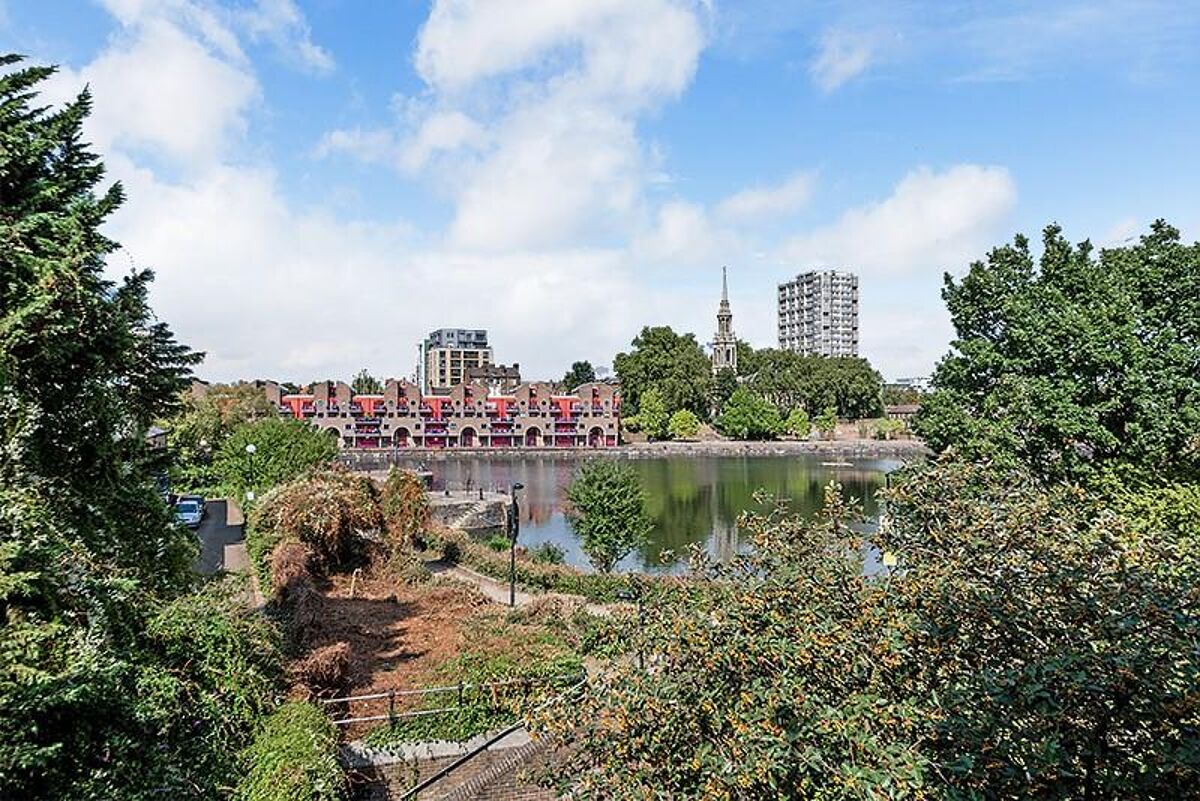 flat to rent in Riverside Mansions, Milk Yard, Wapping, London, E1W