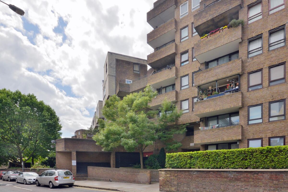 flat to rent in Nightingale House, Thomas More Street, London, E1W