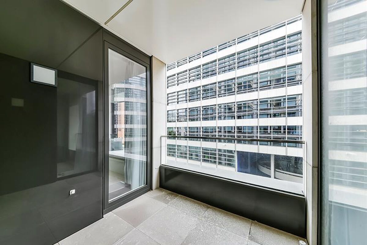 flat to rent in Sugar Quay, Landmark Place, Water Lane, City, London