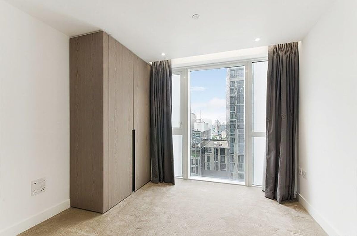 flat to rent in Admiralty House, London Dock, Vaughan Way, Wapping