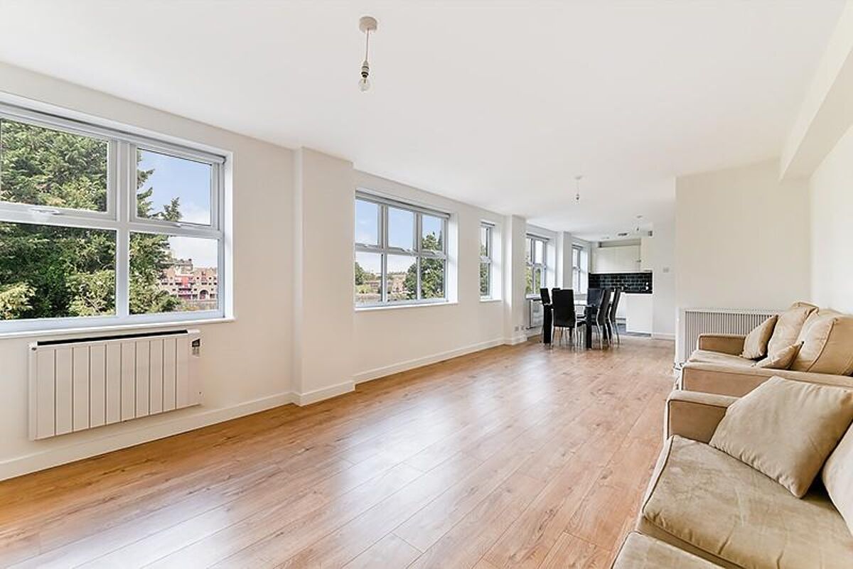 flat to rent in Riverside Mansions, Milk Yard, Wapping, London, E1W