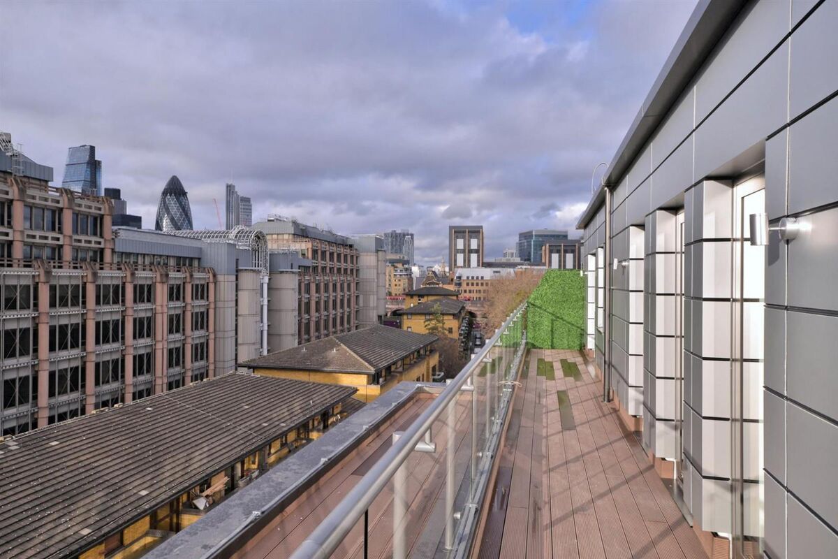 Property to let Royal Tower Lodge, Cartwright Street, City, London