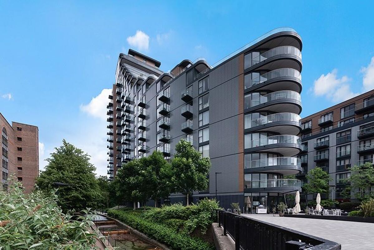 flat to rent in Park Vista Tower, Cobblestone Square, Wapping, London