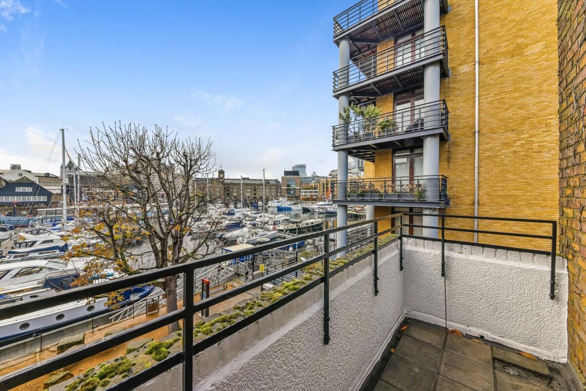 flat to rent in Nightingale House, Thomas More Street, London, London