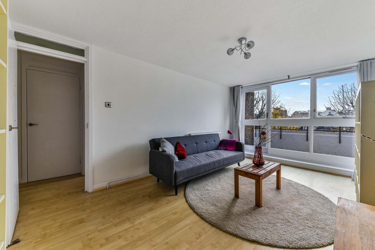 flat to rent in Nightingale House, Thomas More Street, London, London