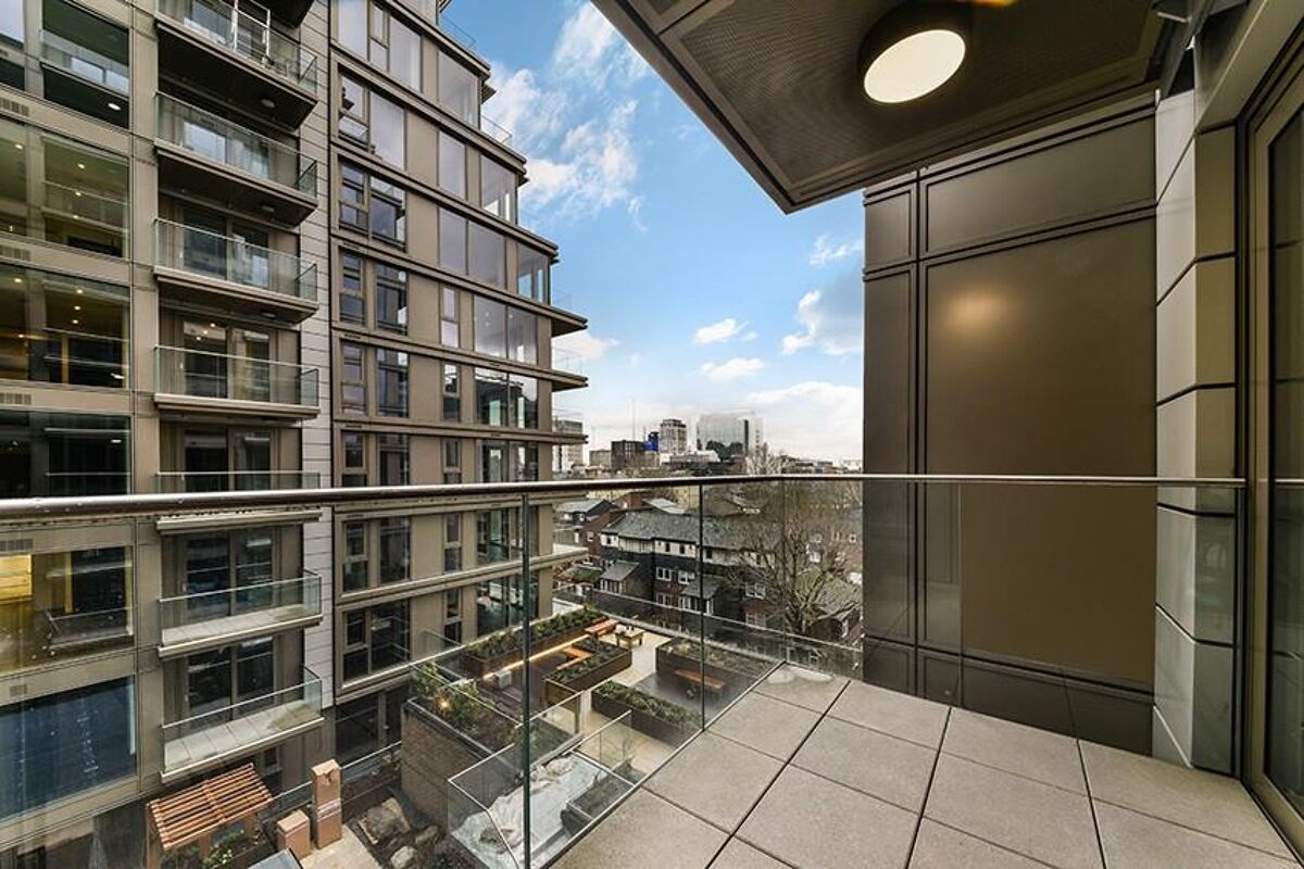 flat to rent in Royal Mint Street, Royal Mint Gardens, Tower Hill