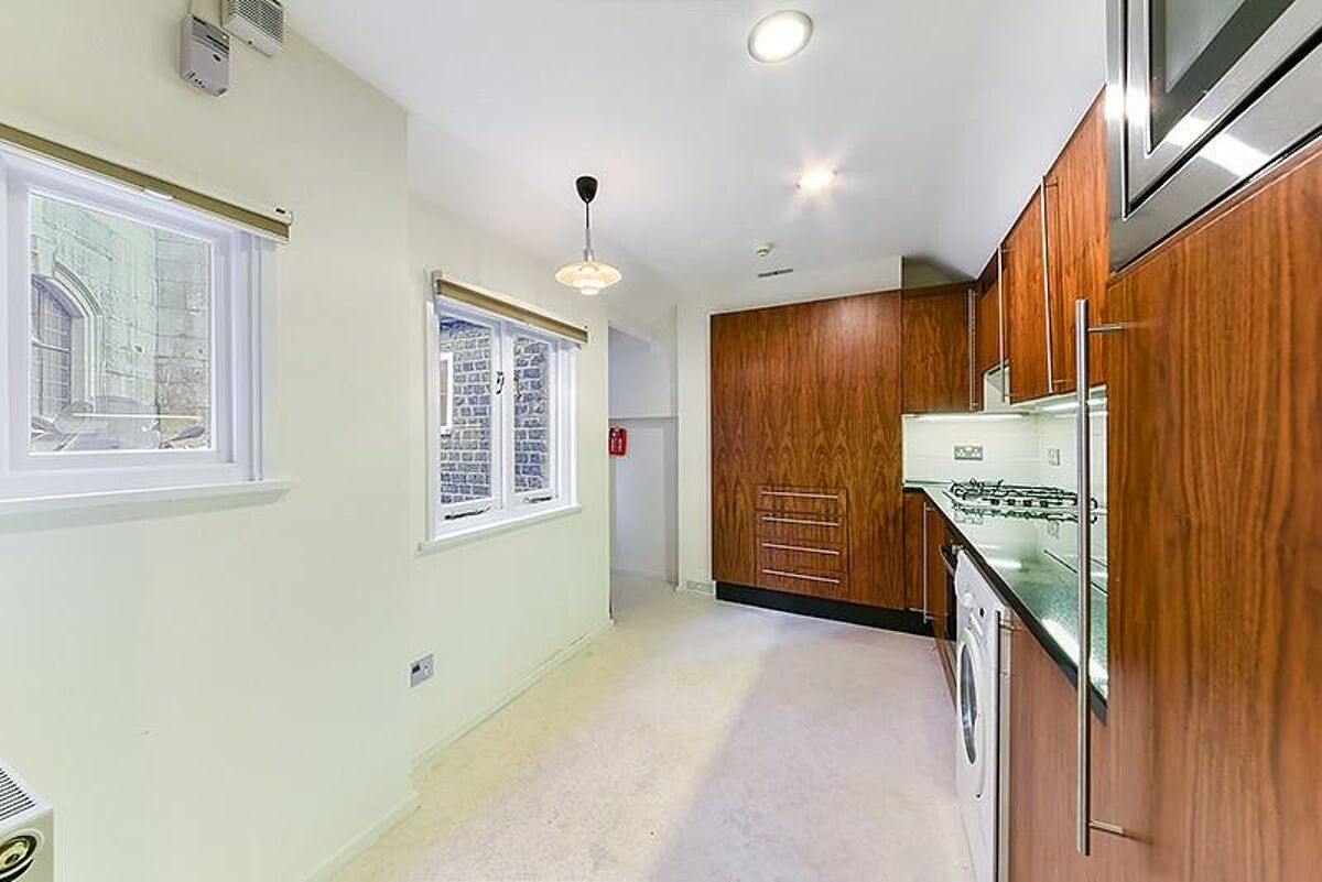 house to rent in St Andrews Street, City, London, EC4A WAQ344339