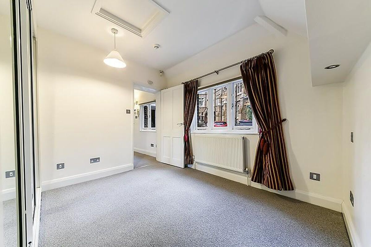 house to rent in St Andrews Street, City, London, EC4A WAQ344339