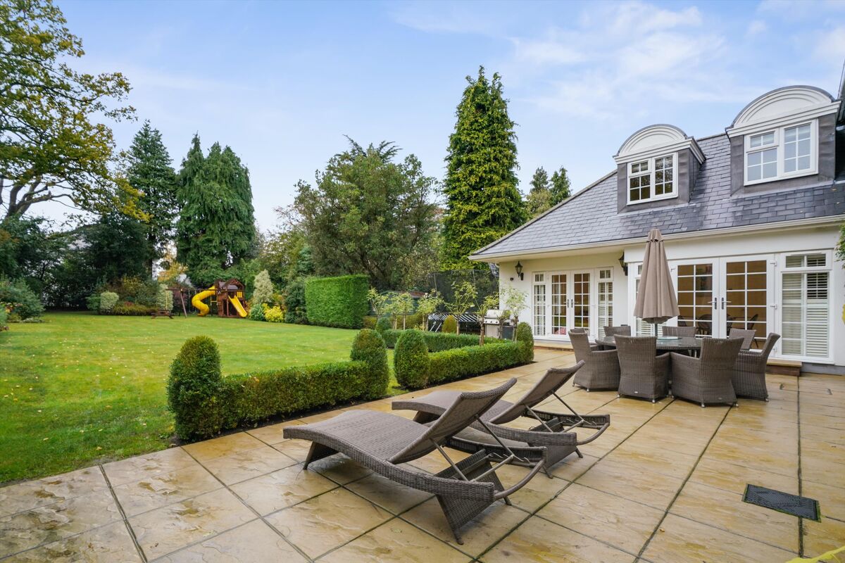 house for sale in Old Avenue, Weybridge, Surrey, KT13 WBE012016506 Knight Frank