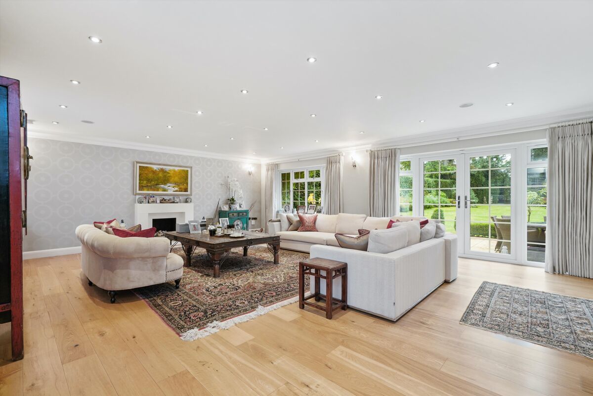 house for sale in Old Avenue, Weybridge, Surrey, KT13 WBE012016506 Knight Frank