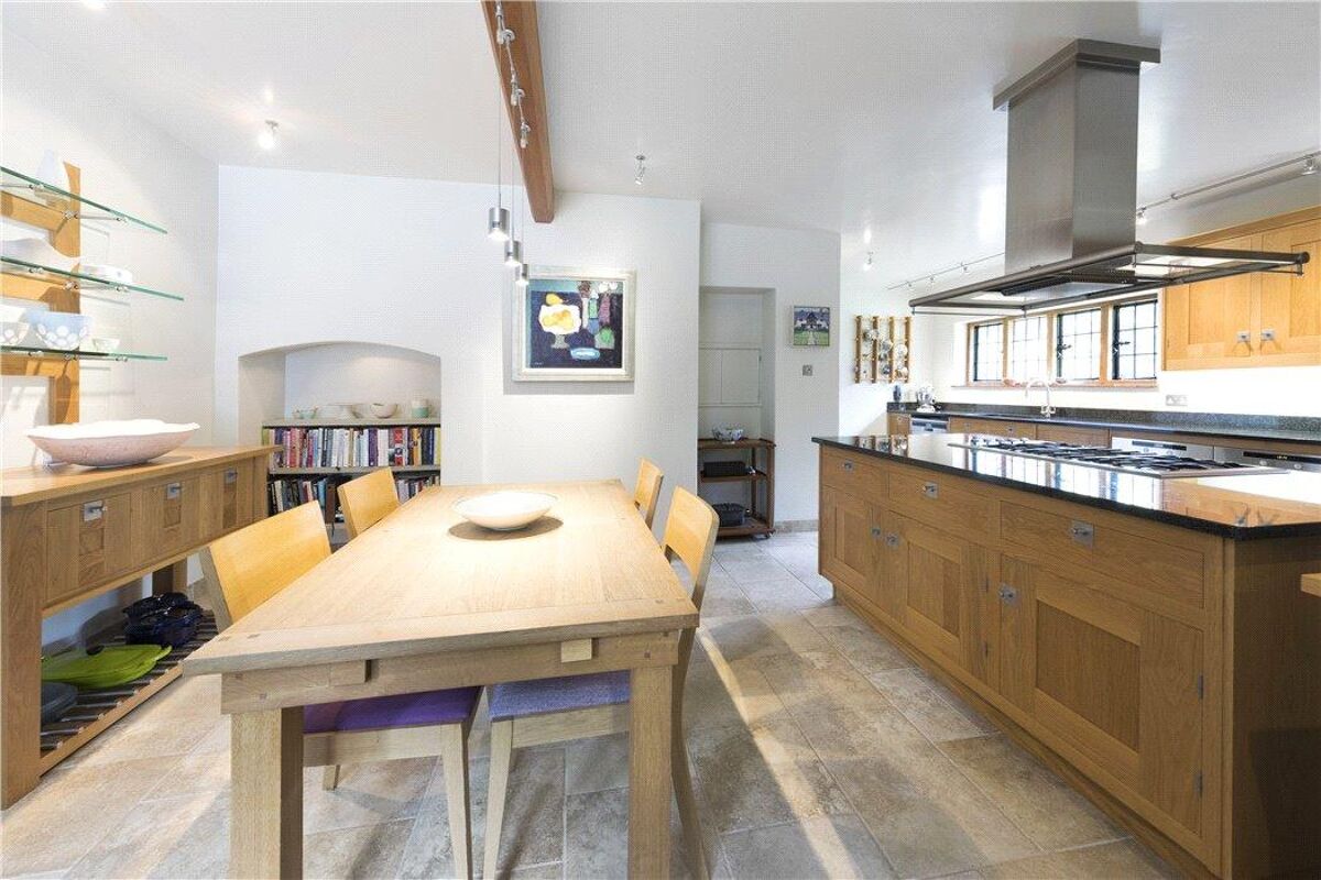 house for sale in Old Avenue, West Byfleet, Surrey, KT14 WBE012037187