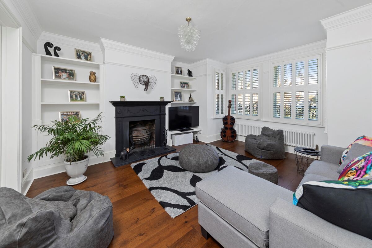 house for sale in Monument Green, Weybridge, Surrey, KT13