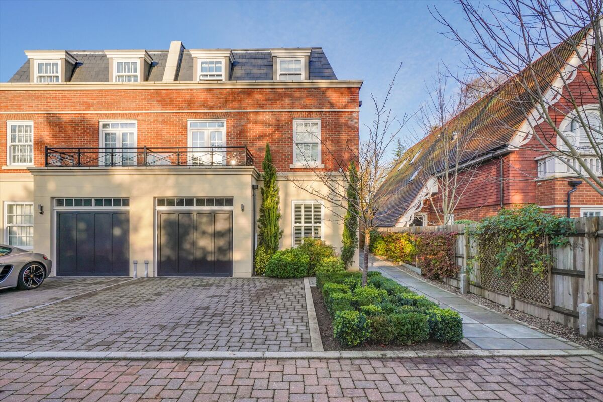 house for sale in Queens Road, Weybridge, Surrey, KT13 WBE012049496