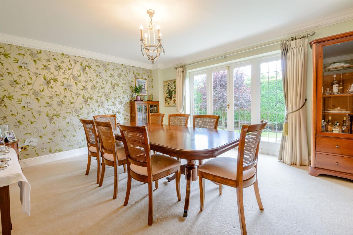 house for sale in Weybridge Park, Weybridge, Surrey, KT13 WBE012057700 Knight Frank