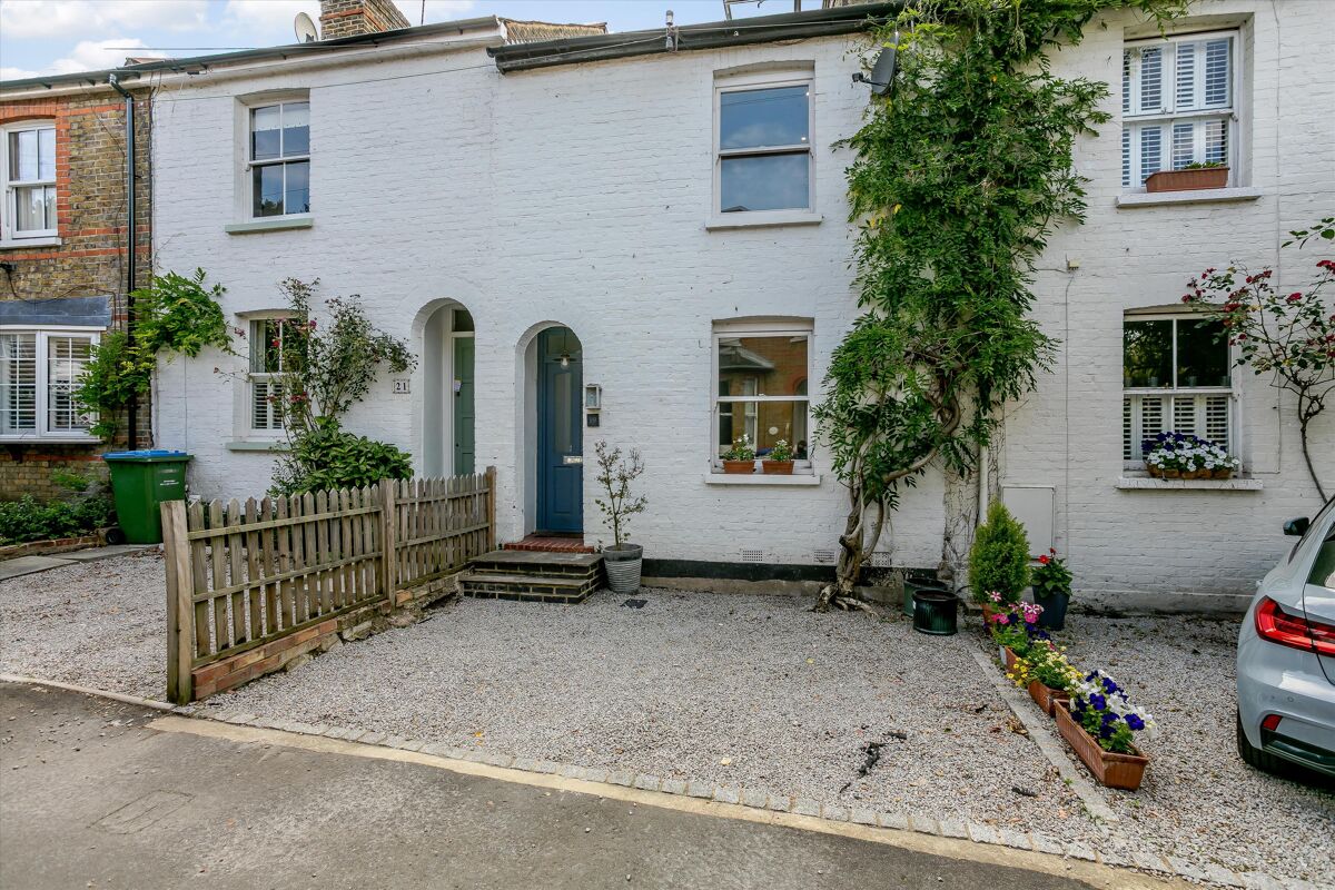 house for sale in Waverley Road, Weybridge, Surrey, KT13 WBE012062295 Knight Frank