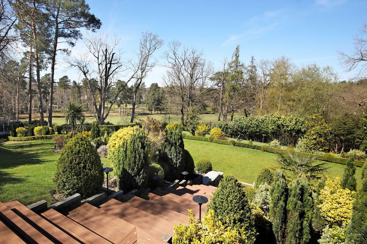 house for sale in Yaffle Road, St Hill, Weybridge, Surrey, KT13 WBE012064189 Knight