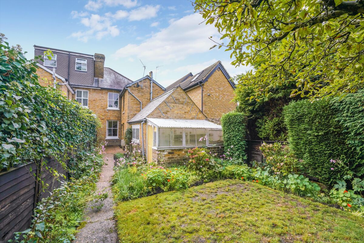 house for sale in Waverley Road, Weybridge, Surrey, KT13 WBE012081738