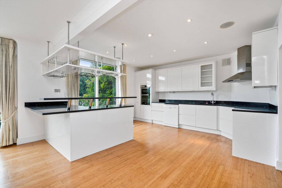 house for sale in Thames Street, SunburyonThames, Surrey, TW16