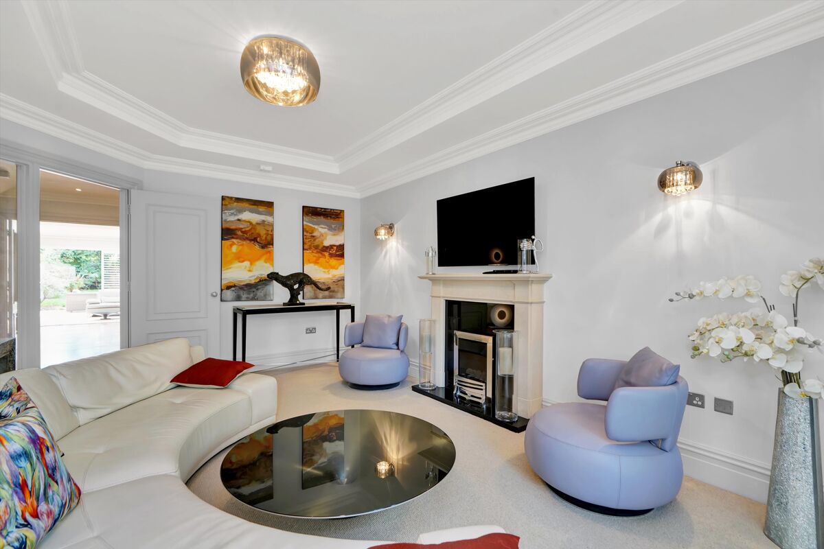 house for sale in Oatlands Court, St. Marys Road, Weybridge, Surrey