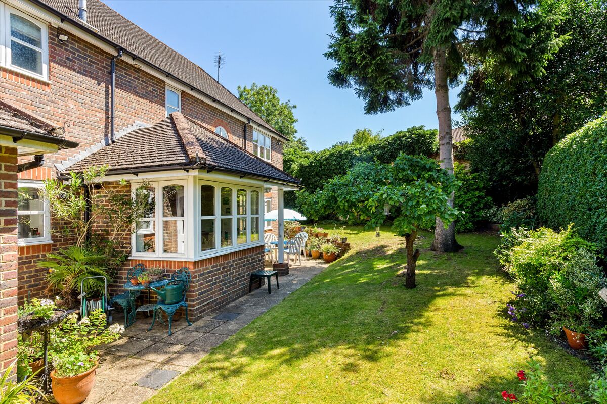 house for sale in Grotto Road, Weybridge, Surrey, KT13 WBE012111461 Knight Frank