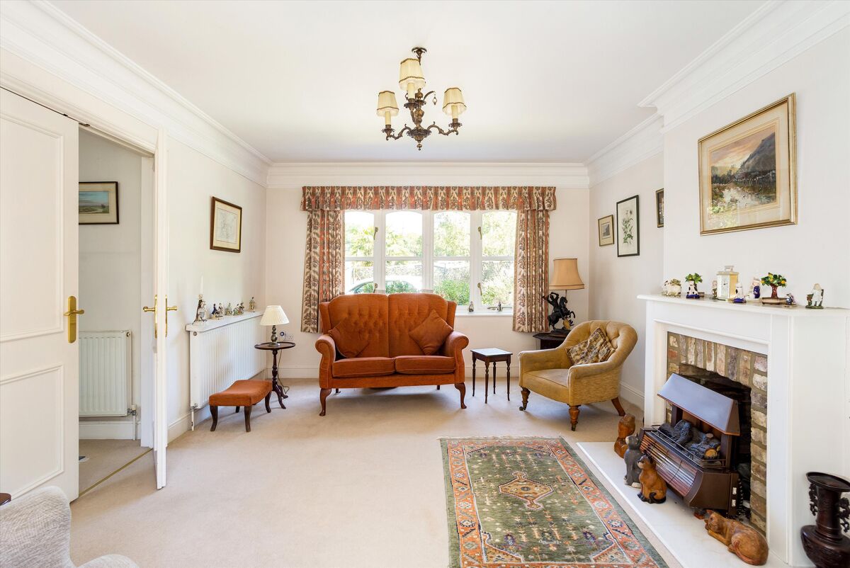 house for sale in Grotto Road, Weybridge, Surrey, KT13 - WBE012111461 ...