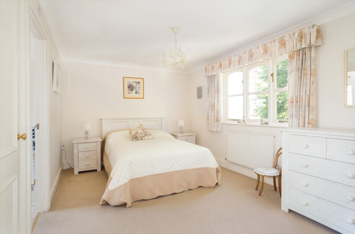 house for sale in Grotto Road, Weybridge, Surrey, KT13 WBE012111461