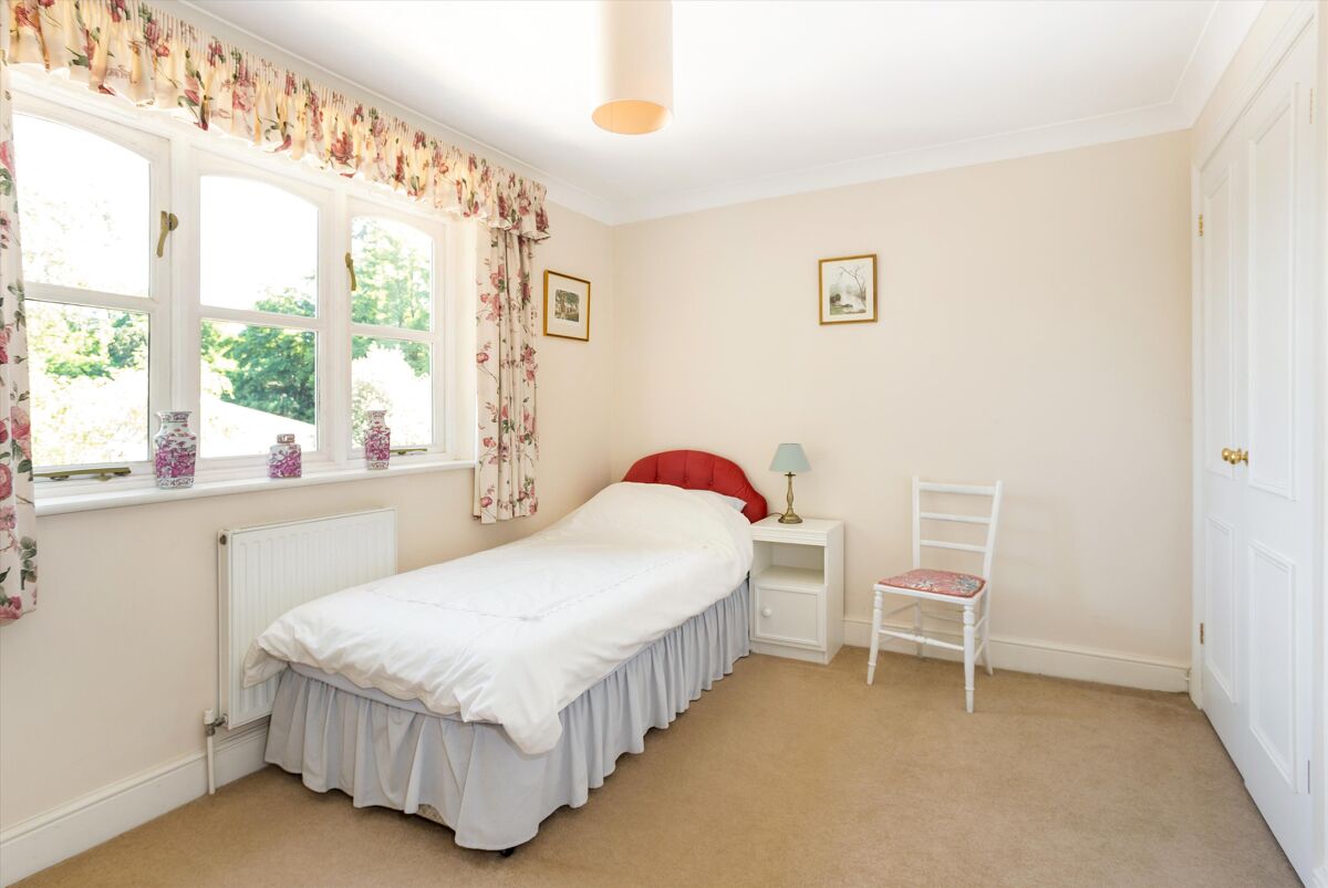 house for sale in Grotto Road, Weybridge, Surrey, KT13 WBE012111461