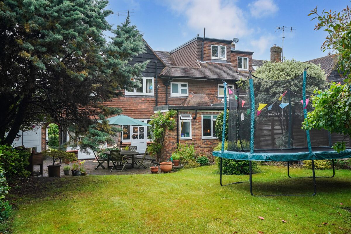 house for sale in Weybridge Park, Weybridge, Surrey, KT13 WBE012142154 Knight Frank