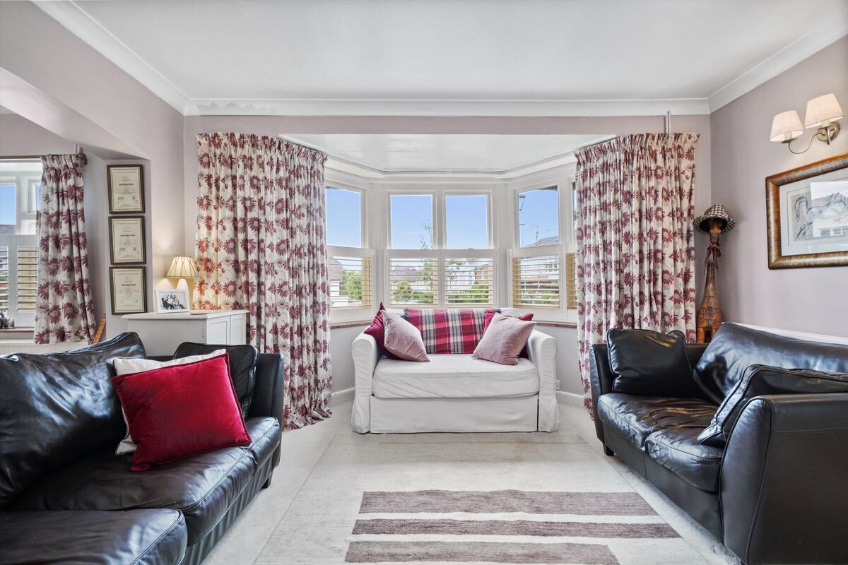 house for sale in Weybridge Park, Weybridge, Surrey, KT13 WBE012142154 Knight Frank