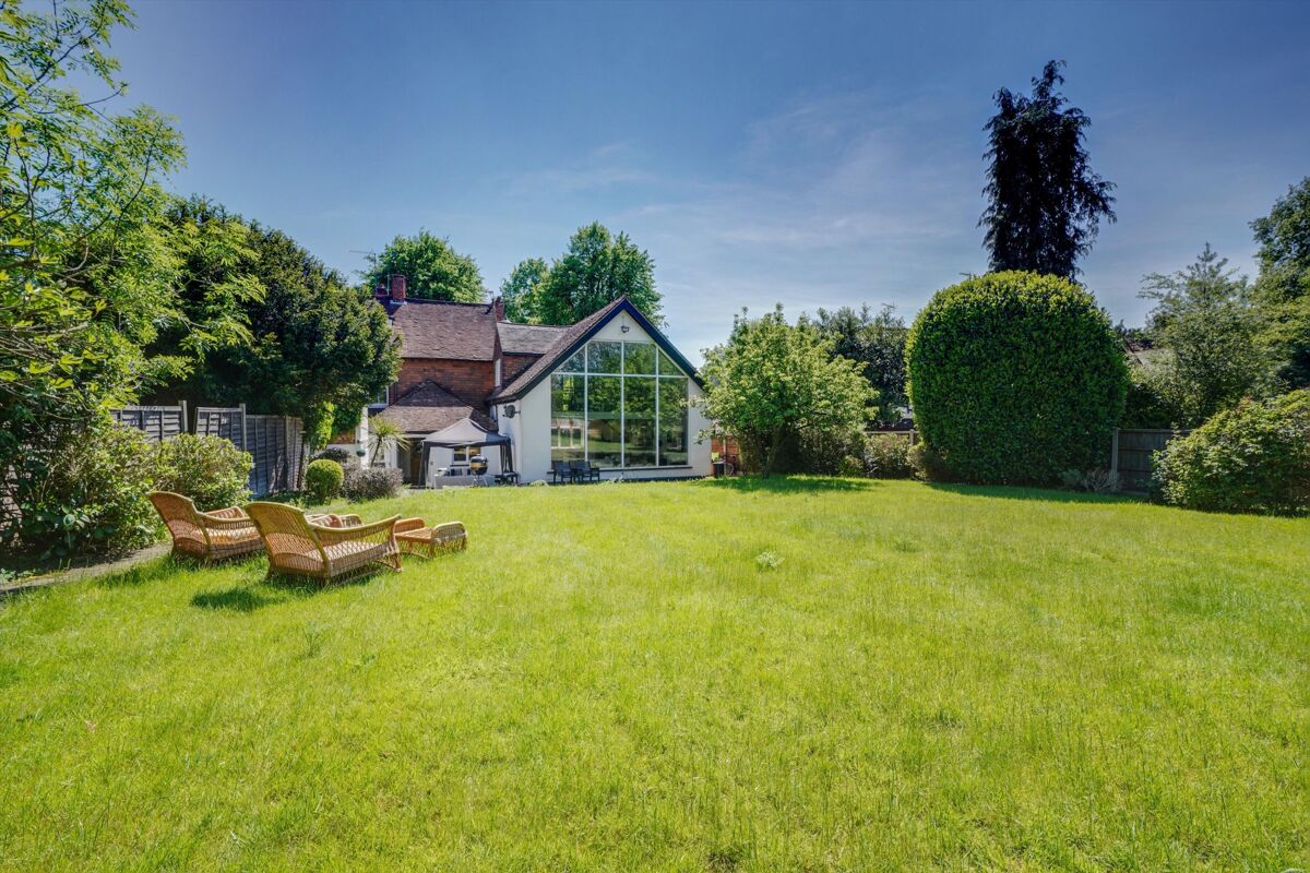 house for sale in Woburn Hill, Addlestone, Surrey, KT15 WBE012144700