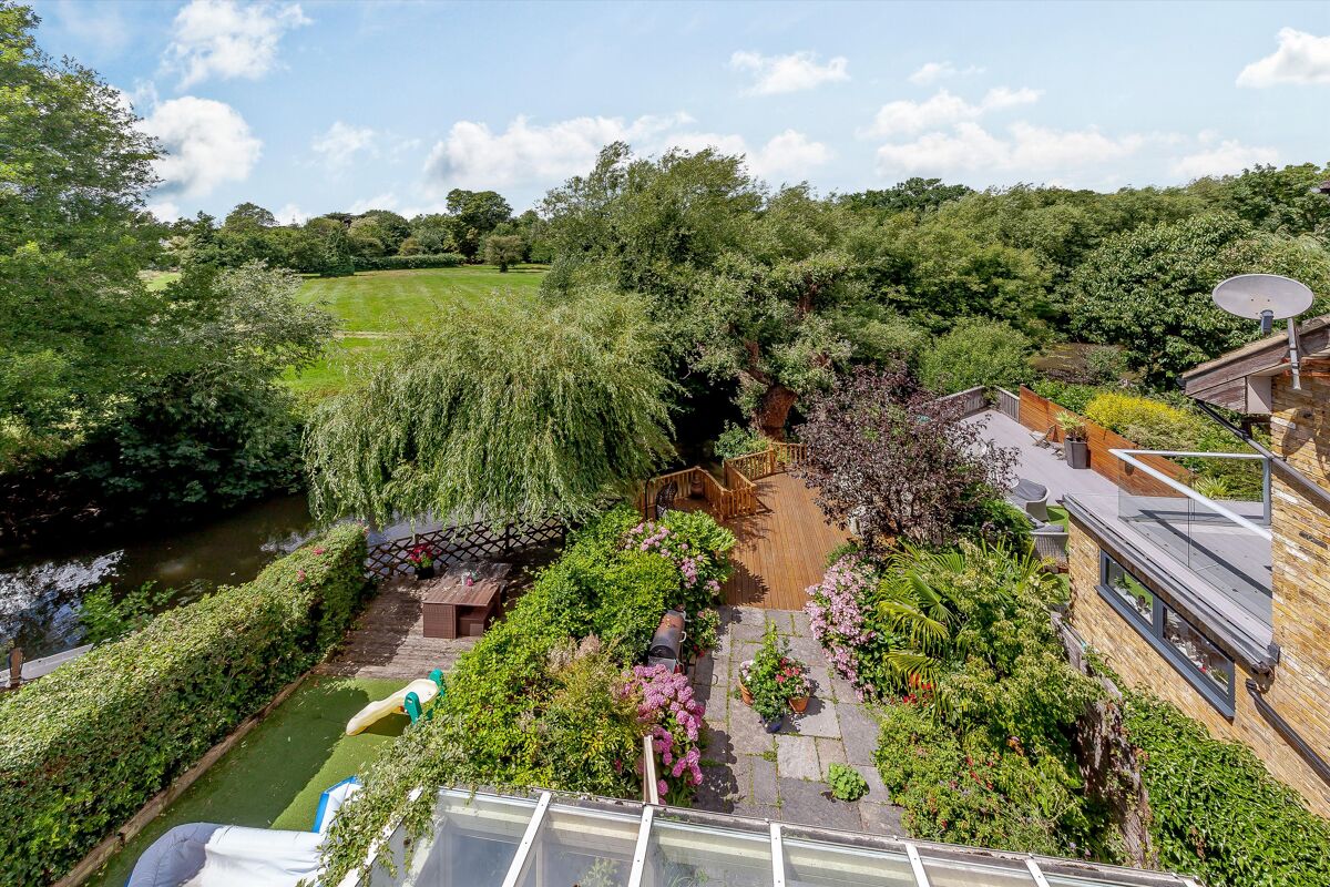 house for sale in The Willows, Weybridge, Surrey, KT13 WBE012149566