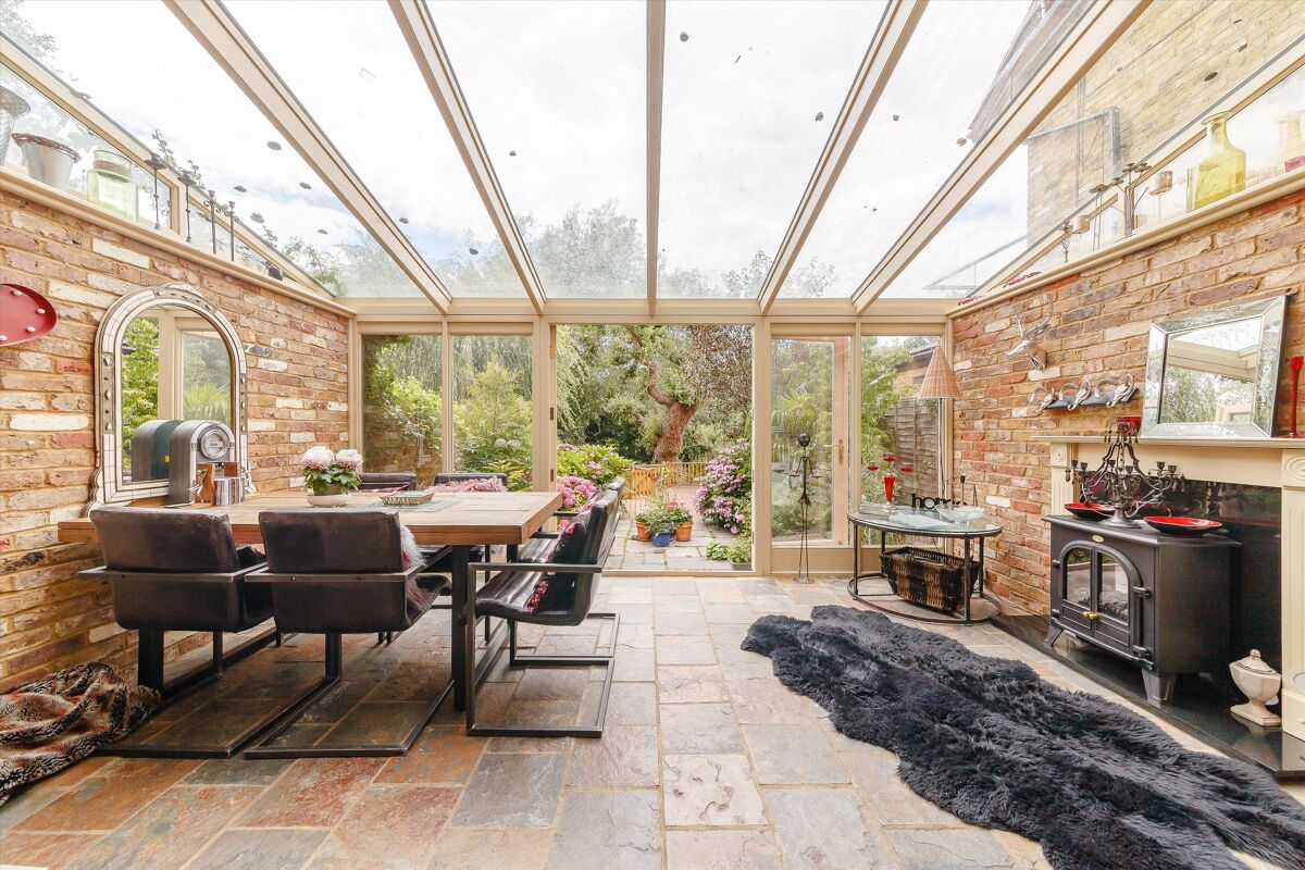 house for sale in The Willows, Weybridge, Surrey, KT13 WBE012149566