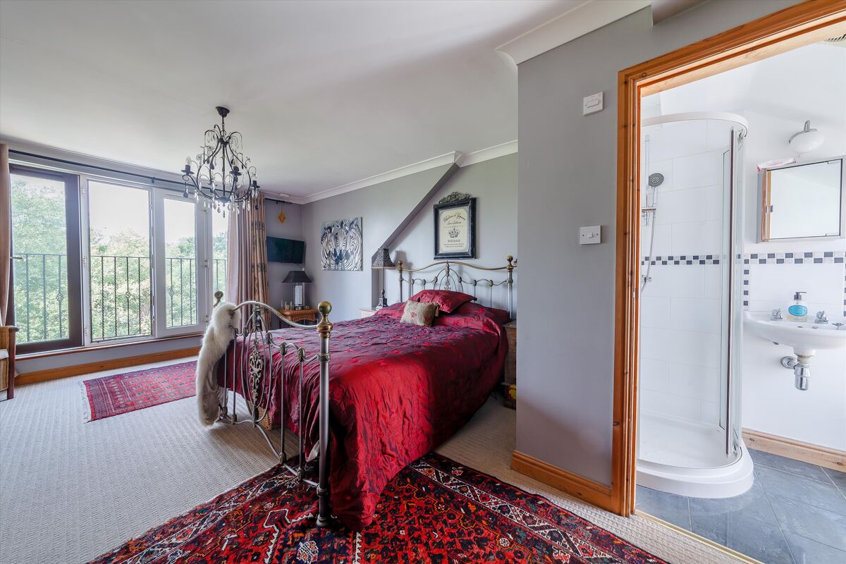 house for sale in The Willows, Weybridge, Surrey, KT13 WBE012149566