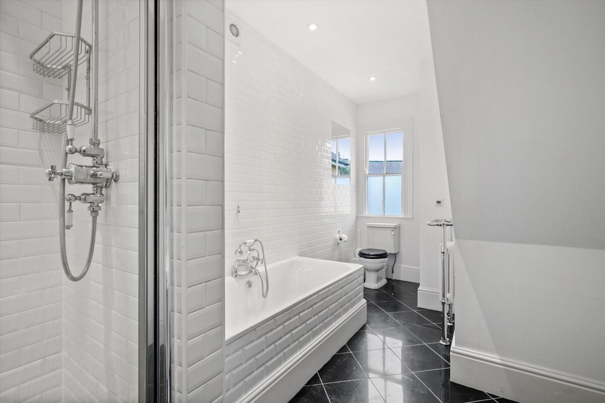 house for sale in Monument Green, Weybridge, Surrey, KT13