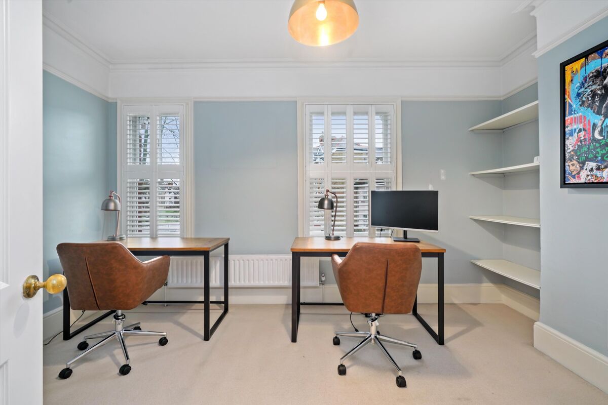 house for sale in Monument Green, Weybridge, Surrey, KT13