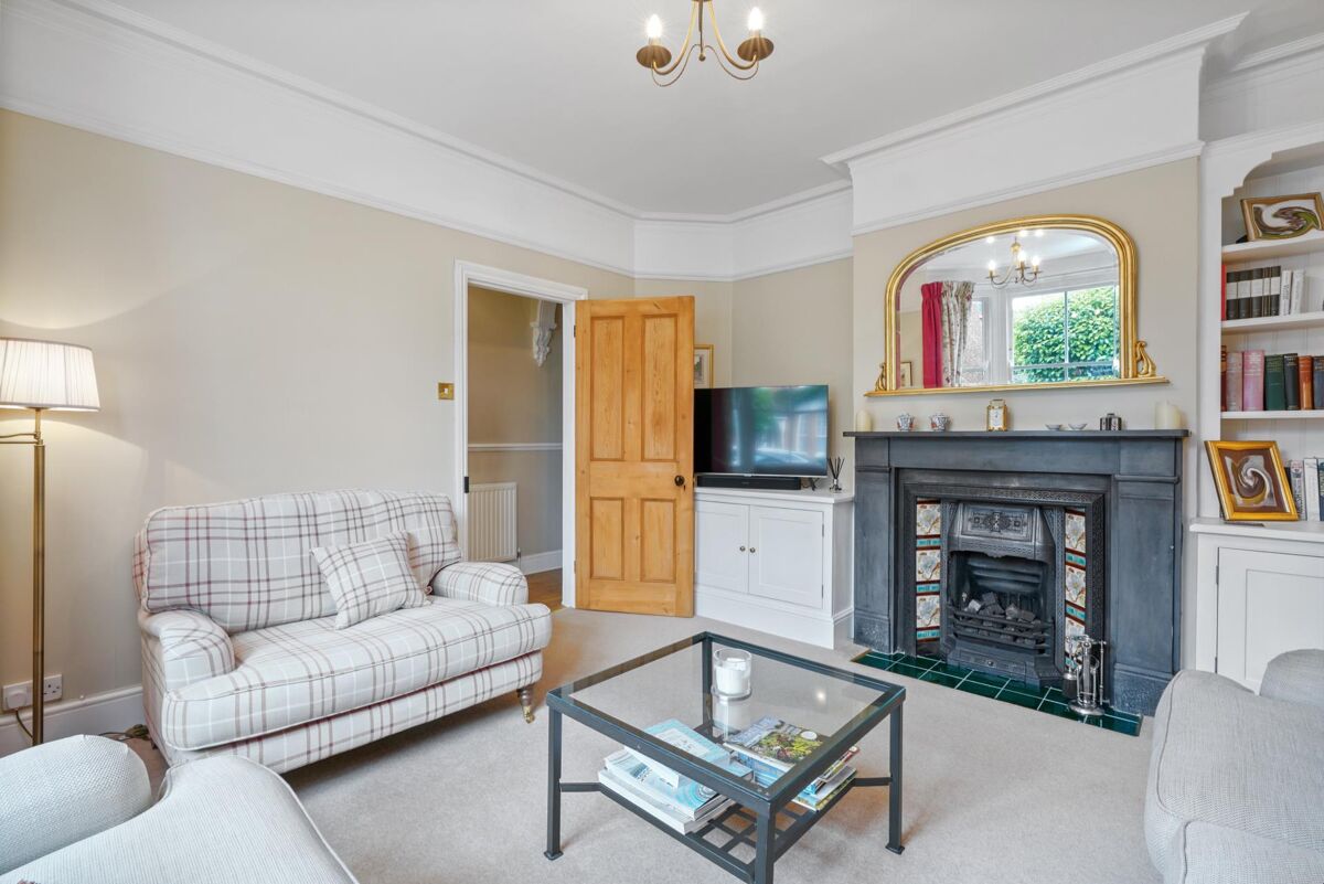 house for sale in Oakdale Road, Weybridge, Surrey, KT13 WBE012165112