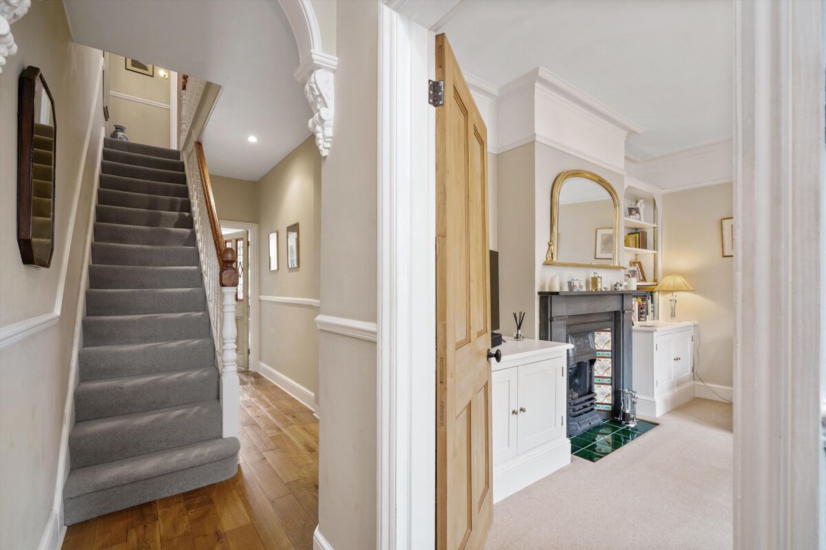 house for sale in Oakdale Road, Weybridge, Surrey, KT13 WBE012165112