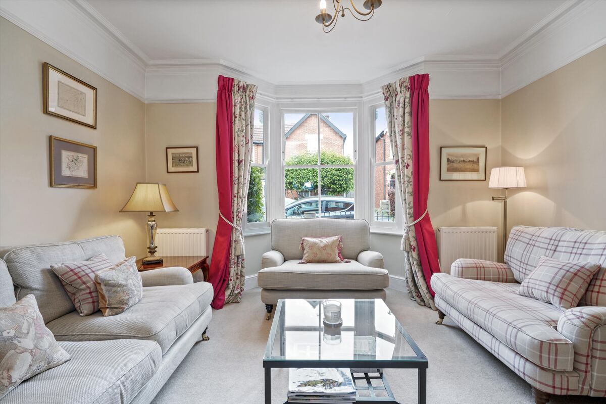 house for sale in Oakdale Road, Weybridge, Surrey, KT13 WBE012165112