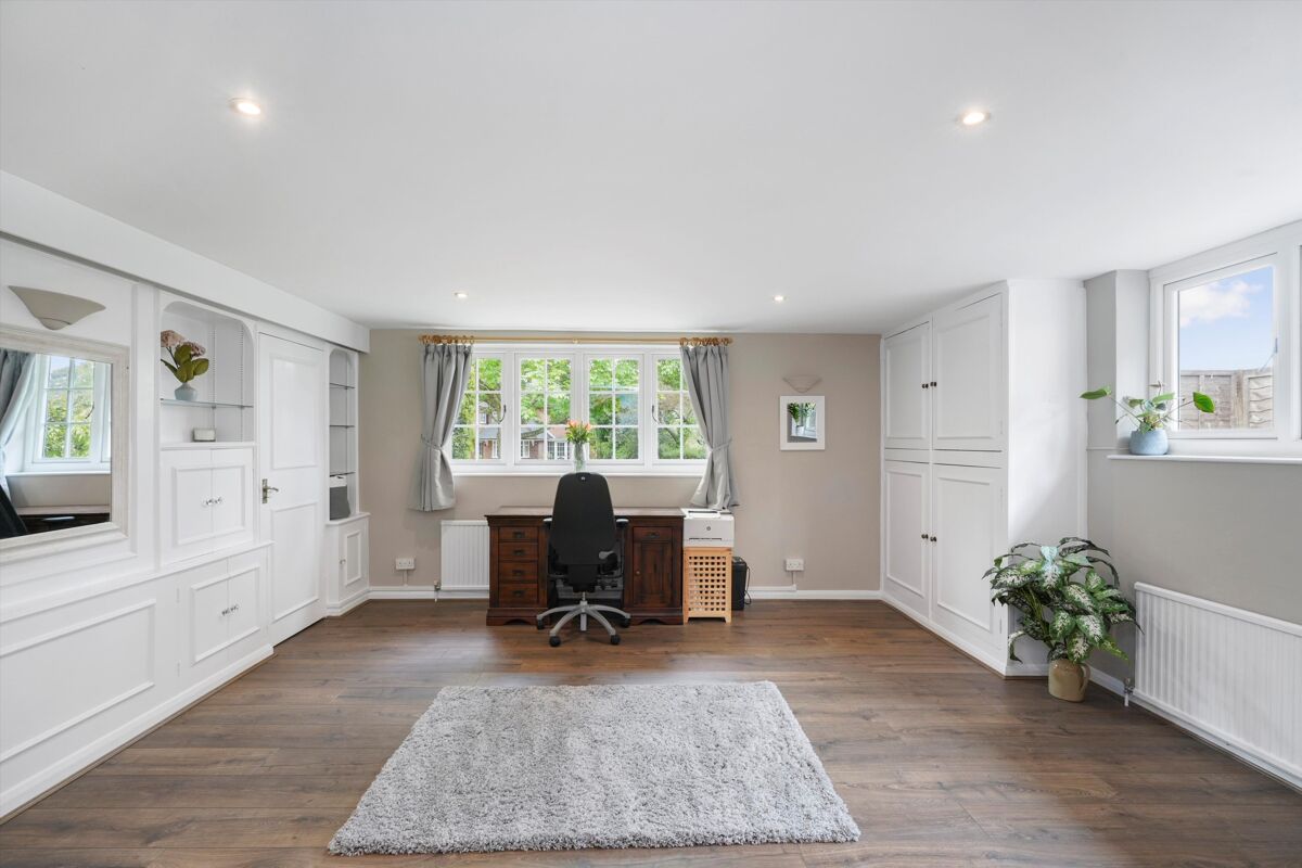 house for sale in Ireton Avenue, WaltononThames, Surrey, KT12