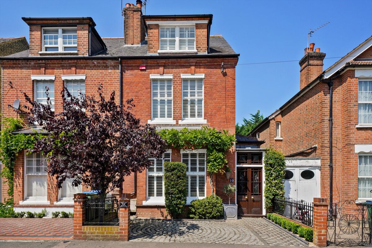 house for sale in Springfield Meadows, Weybridge, Surrey, KT13