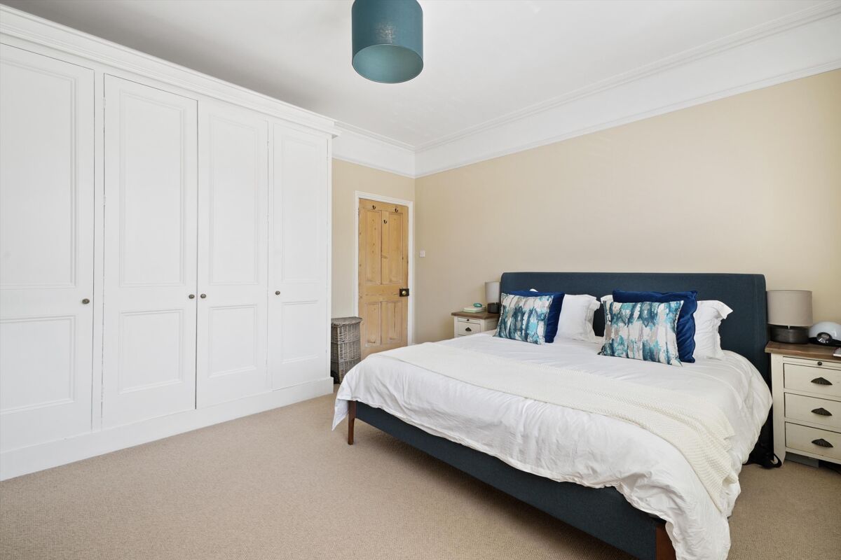 house for sale in Springfield Meadows, Weybridge, Surrey, KT13