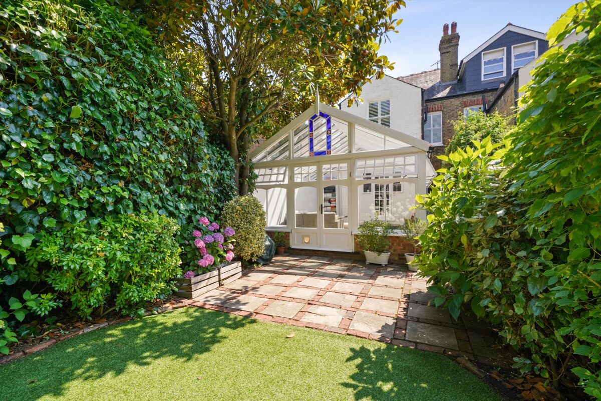 house for sale in Springfield Meadows, Weybridge, Surrey, KT13