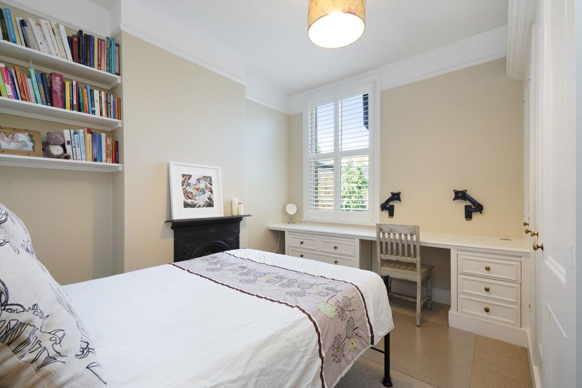 house for sale in Springfield Meadows, Weybridge, Surrey, KT13