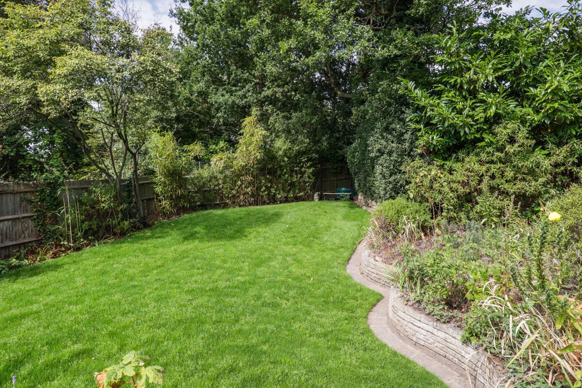 house for sale in Cranmer Close, Weybridge, Surrey, KT13 WBE012204765 Knight Frank