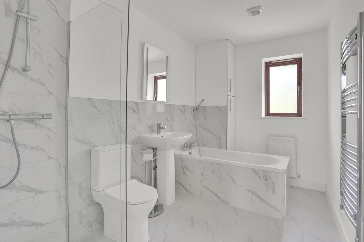 house for sale in Cranmer Close, Weybridge, Surrey, KT13 WBE012204765