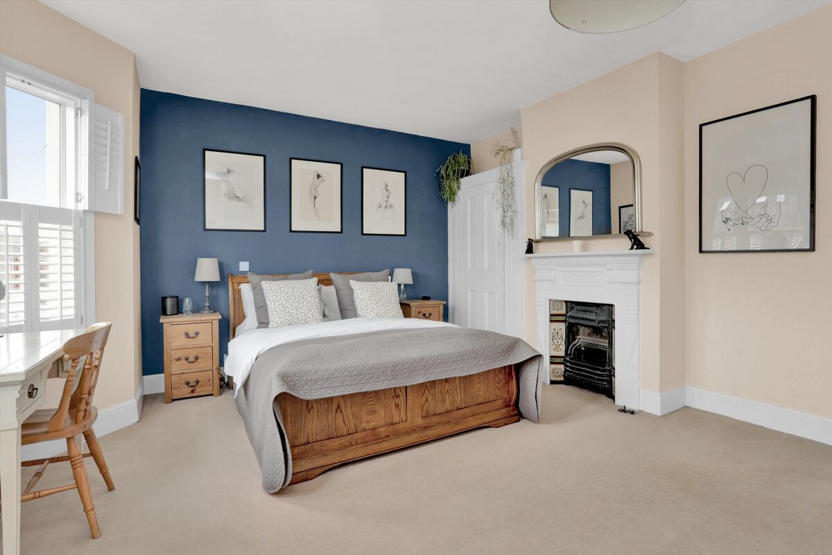 house for sale in Holstein Avenue, Weybridge, Surrey, KT13