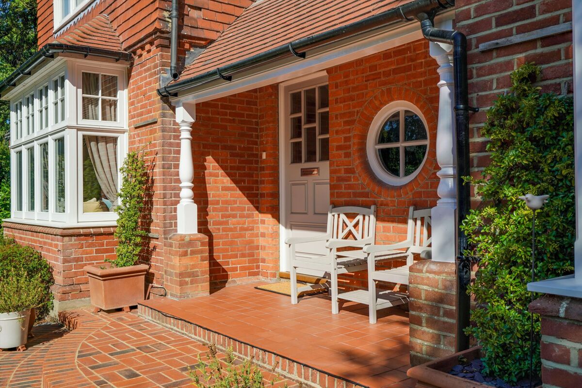 house for sale in Woodside Road, Cobham, Surrey, KT11 WBE012220224